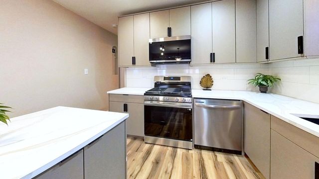 8039 S Campbell Avenue, Chicago, IL 60652