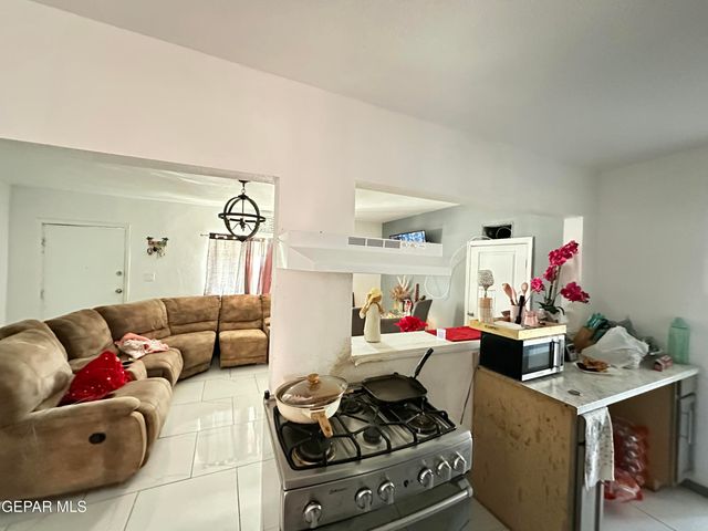 304 RAMONA Avenue, El Paso, TX 79915