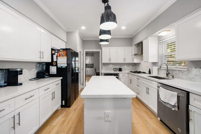 5338 Holly View Drive, Houston, TX 77091