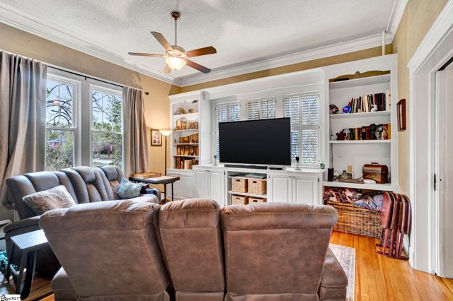 203 S Adair Street, Clinton, SC 29325