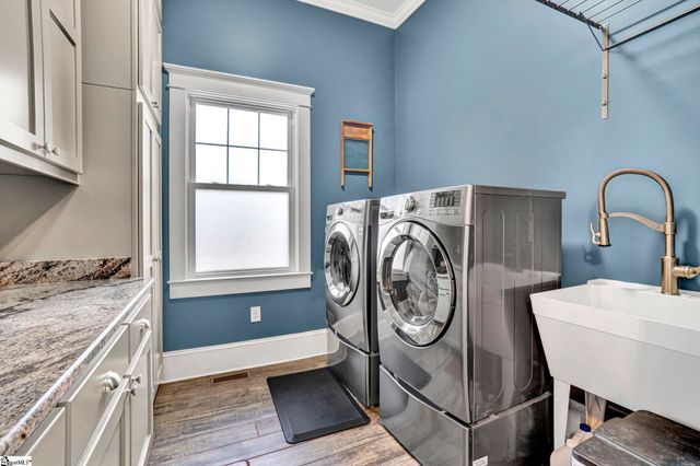 203 S Adair Street, Clinton, SC 29325