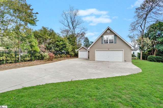 203 S Adair Street, Clinton, SC 29325