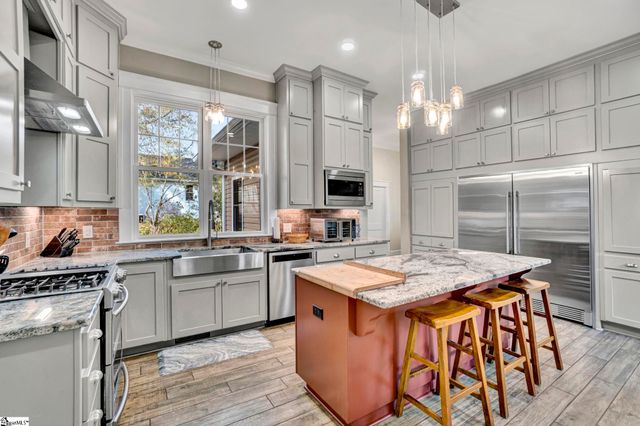 203 S Adair Street, Clinton, SC 29325