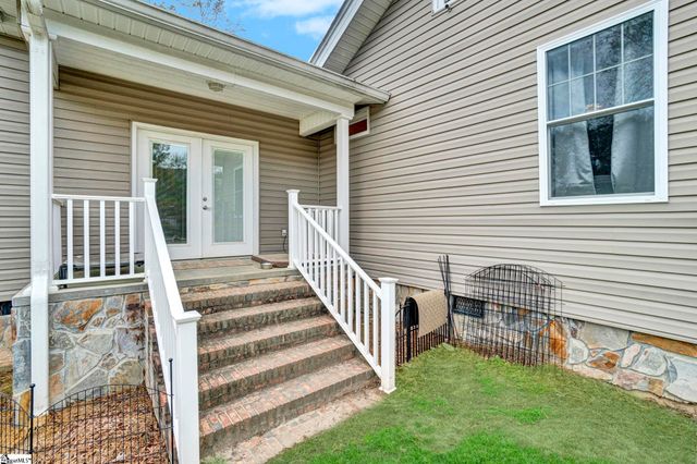 203 S Adair Street, Clinton, SC 29325