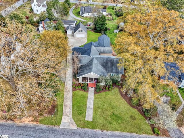 203 S Adair Street, Clinton, SC 29325