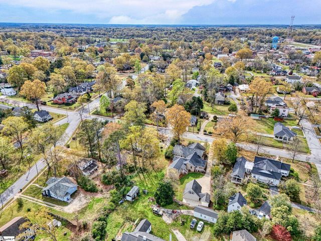 203 S Adair Street, Clinton, SC 29325