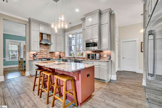 203 S Adair Street, Clinton, SC 29325