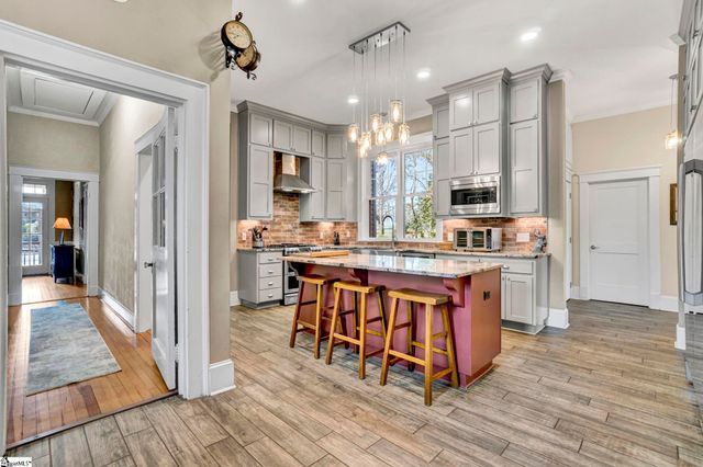 203 S Adair Street, Clinton, SC 29325