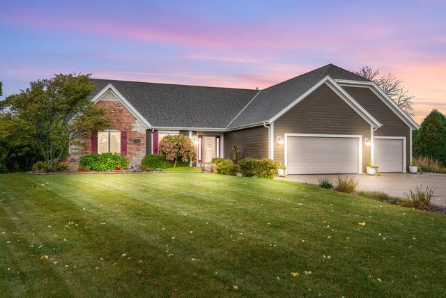 1526 Pine Cone TRAIL, Port Washington, WI 53074