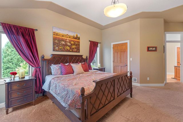 1526 Pine Cone TRAIL, Port Washington, WI 53074