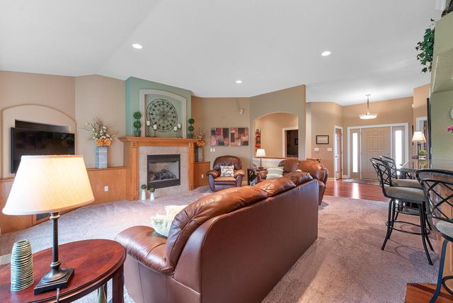 1526 Pine Cone TRAIL, Port Washington, WI 53074