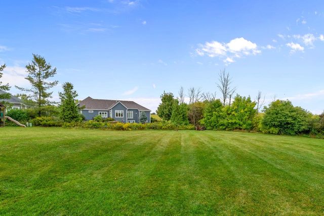 1526 Pine Cone TRAIL, Port Washington, WI 53074