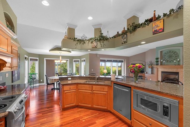 1526 Pine Cone TRAIL, Port Washington, WI 53074