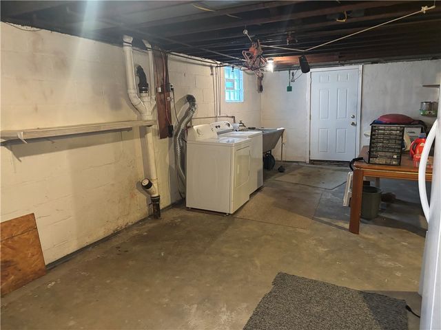 9 Woodlawn Ave, South Union Twp, PA 15401