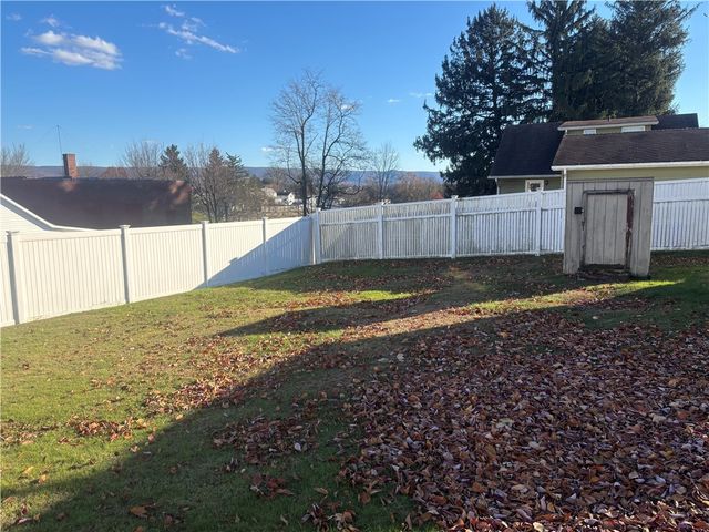 9 Woodlawn Ave, South Union Twp, PA 15401