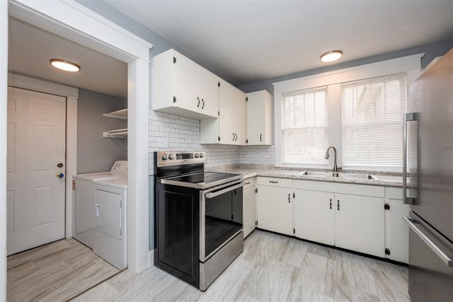 814 Columbus Avenue, Benton Harbor, MI 49022