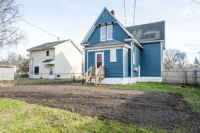 814 Columbus Avenue, Benton Harbor, MI 49022