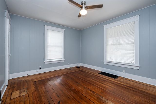 814 Columbus Avenue, Benton Harbor, MI 49022