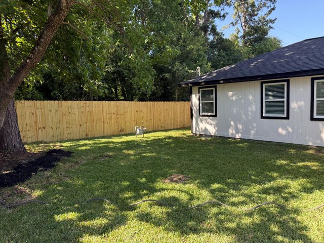 1707 Crest Hill Drive, Conroe, TX 77301