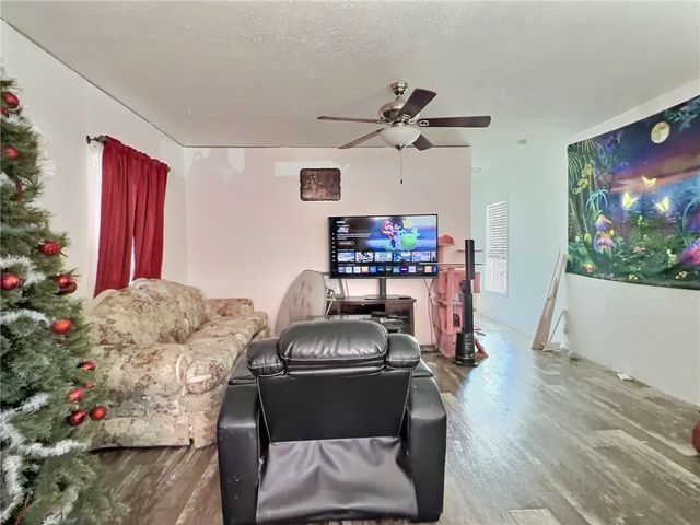 421 Fawn Dr, Canton Twp, PA 15301