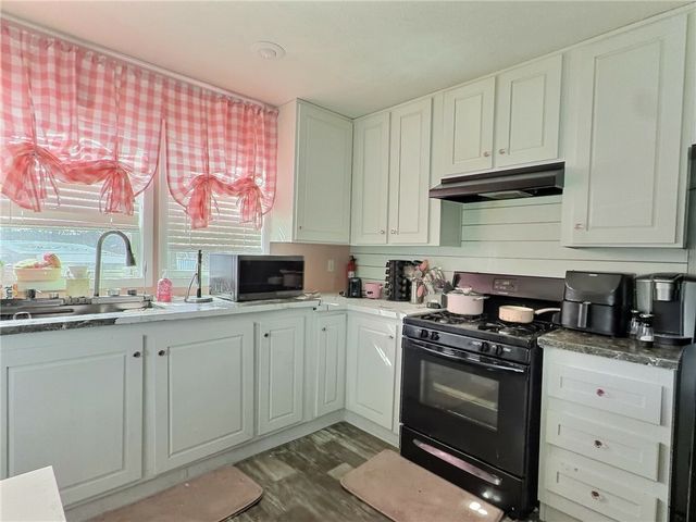 421 Fawn Dr, Canton Twp, PA 15301