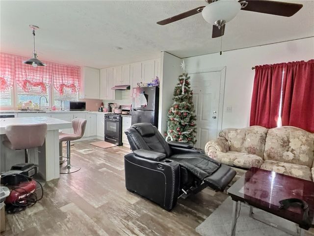 421 Fawn Dr, Canton Twp, PA 15301