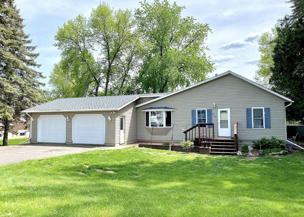 215 Lake Street W, Isle, MN 56342