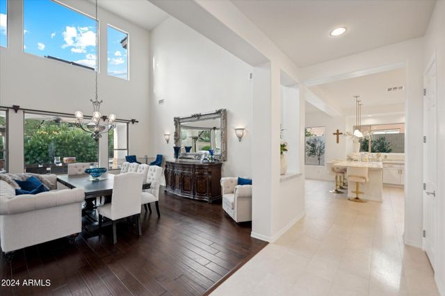 3852 E EXPEDITION Way, Phoenix, AZ 85050