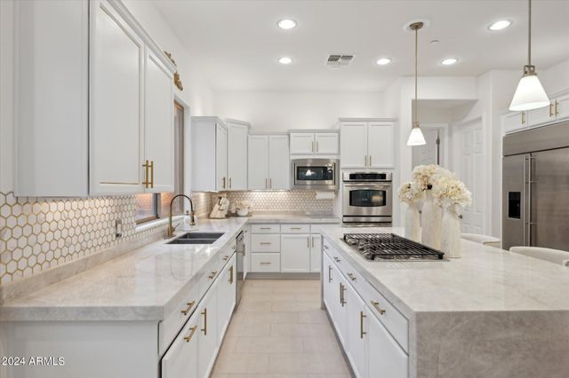 3852 E EXPEDITION Way, Phoenix, AZ 85050