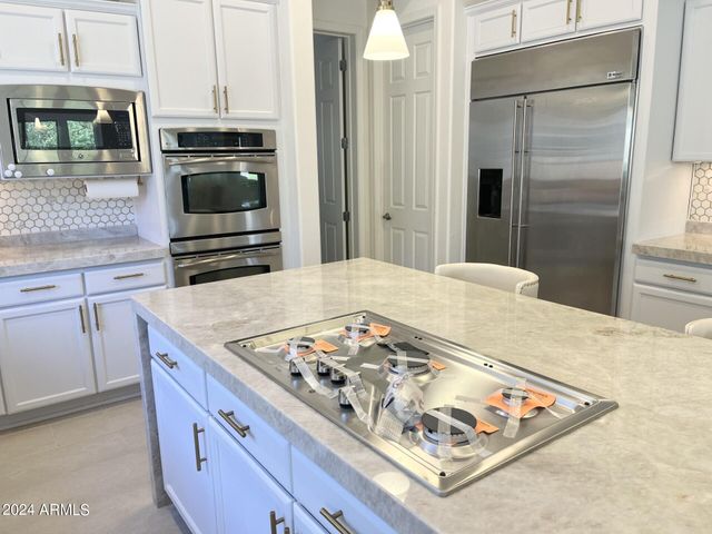 3852 E EXPEDITION Way, Phoenix, AZ 85050