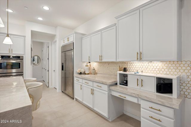 3852 E EXPEDITION Way, Phoenix, AZ 85050