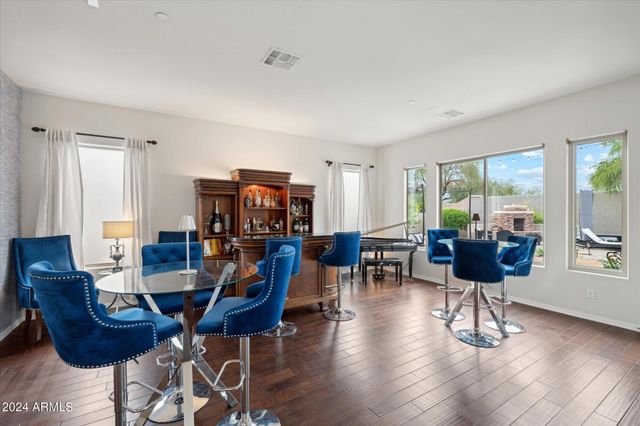 3852 E EXPEDITION Way, Phoenix, AZ 85050