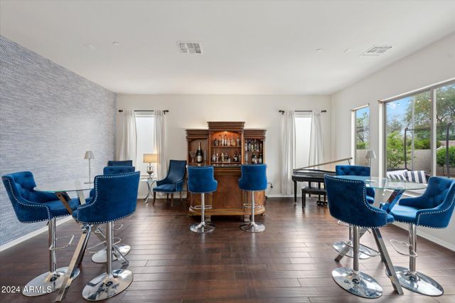 3852 E EXPEDITION Way, Phoenix, AZ 85050