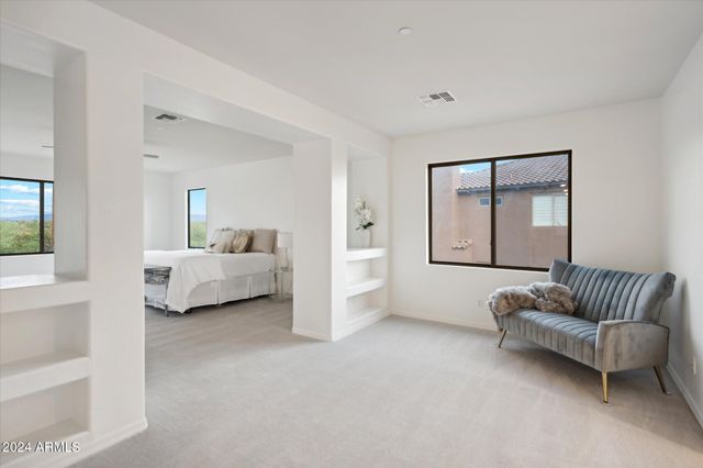 3852 E EXPEDITION Way, Phoenix, AZ 85050