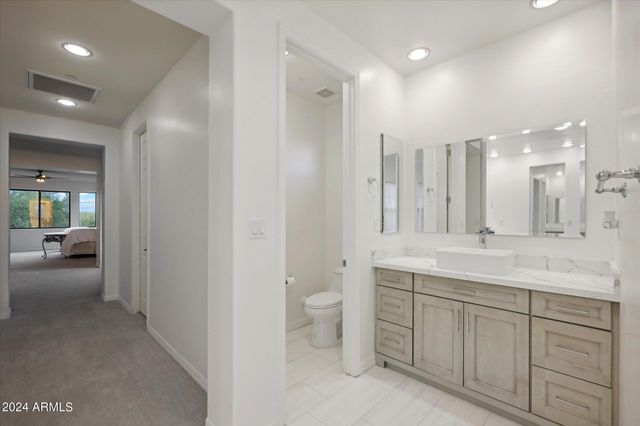 3852 E EXPEDITION Way, Phoenix, AZ 85050