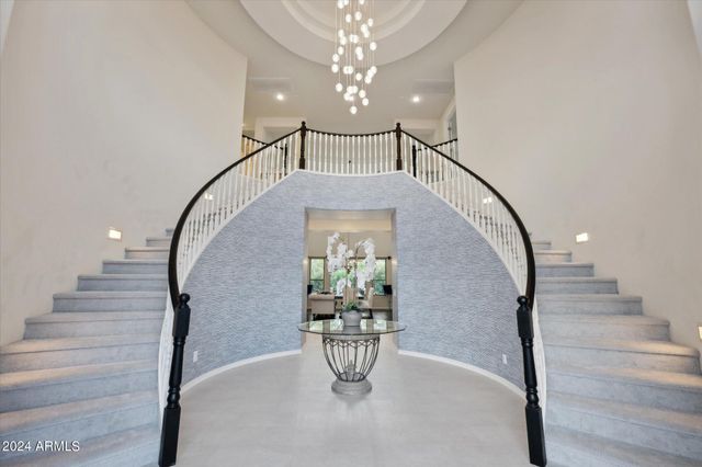 3852 E EXPEDITION Way, Phoenix, AZ 85050