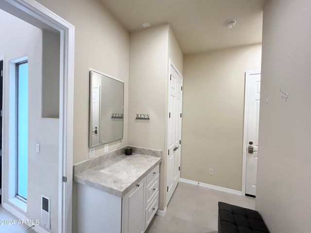 3852 E EXPEDITION Way, Phoenix, AZ 85050