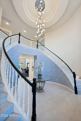 3852 E EXPEDITION Way, Phoenix, AZ 85050