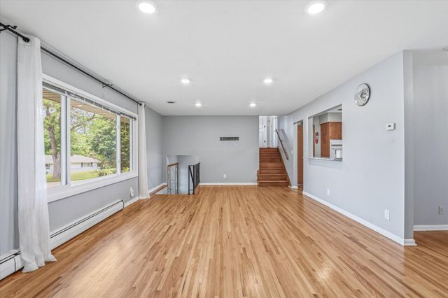 11111 Carver Court, Burnsville, MN 55337