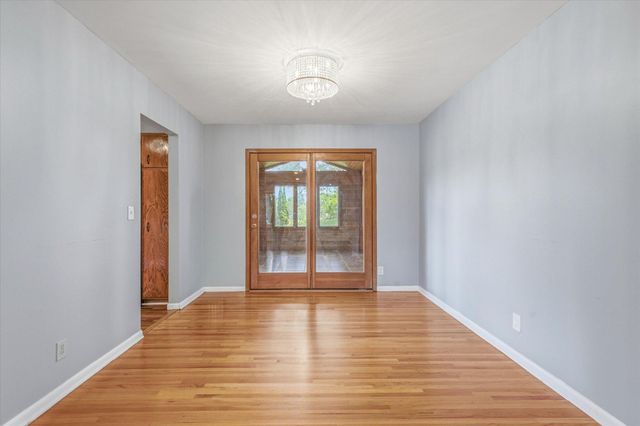 11111 Carver Court, Burnsville, MN 55337