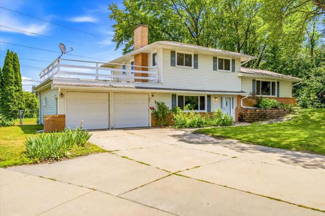 11111 Carver Court, Burnsville, MN 55337