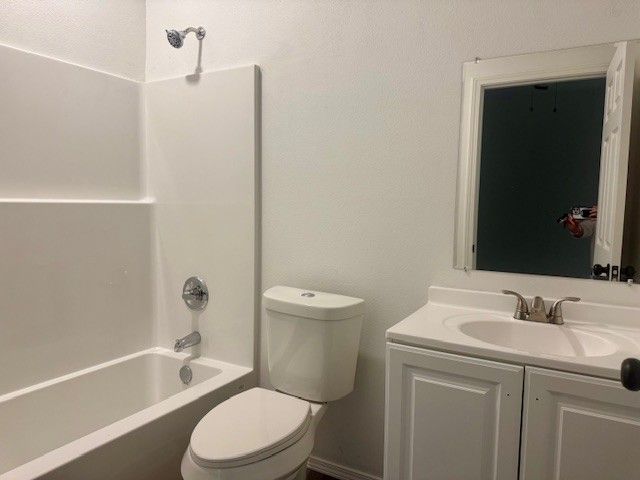 1235 E HOUSTON Street NE, Paris, TX 75460