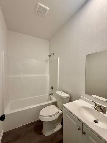 1235 E HOUSTON Street NE, Paris, TX 75460