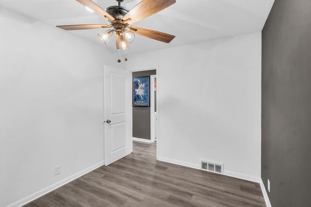 8229 Green Tree ROAD, Milwaukee, WI 53223