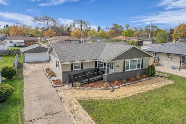 8229 Green Tree ROAD, Milwaukee, WI 53223