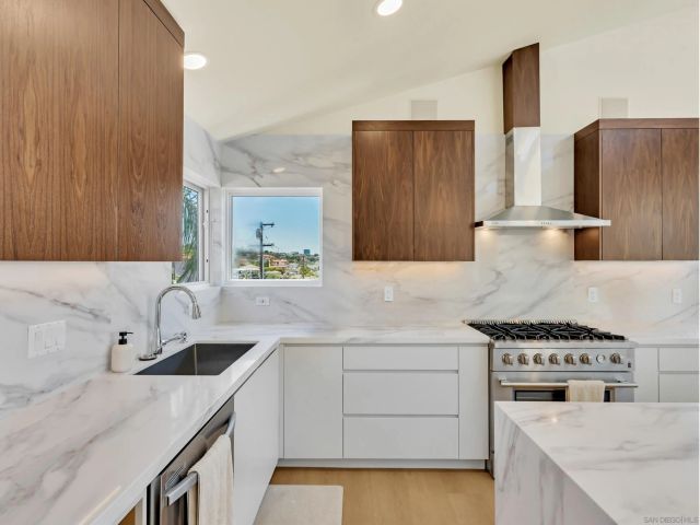 3815 Henry Street, San Diego, CA 92110