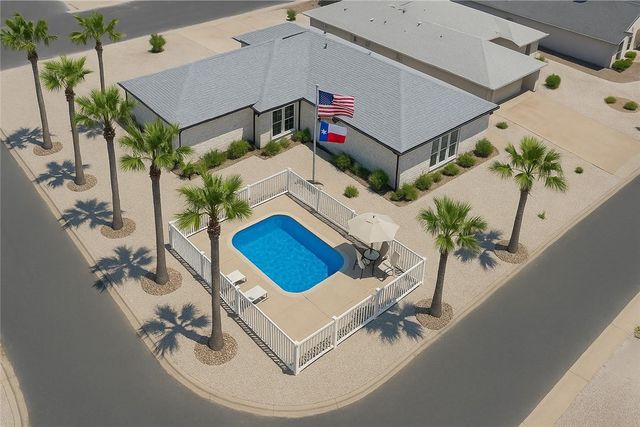 14041 La Blanquilla Dr, Corpus Christi, TX 78418