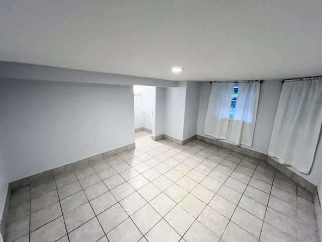 2936 N Dawson Avenue G, Chicago, IL 60618