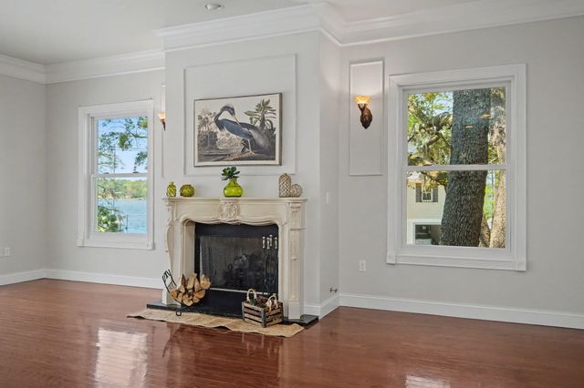 305 Boggy Bayou Court, Niceville, FL 32578