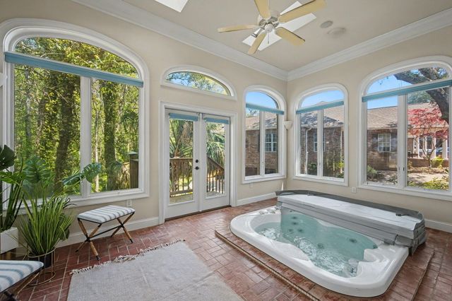 305 Boggy Bayou Court, Niceville, FL 32578